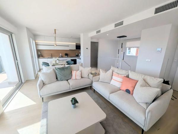 Chalet adosado en calle Serra Gelada