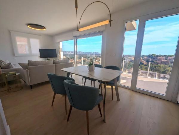 Chalet adosado en calle Serra Gelada