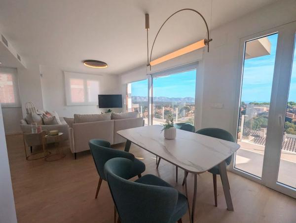 Chalet adosado en calle Serra Gelada