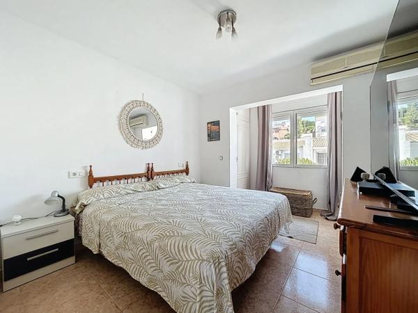 Chalet pareado en calle Vall de Gallinera