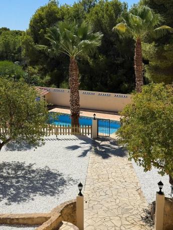 Casa independiente en calle Castaños s/n