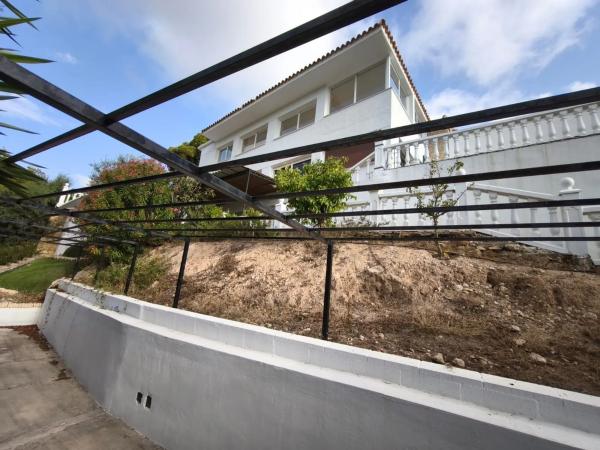 Casa independiente en calle Serra del Tabaia