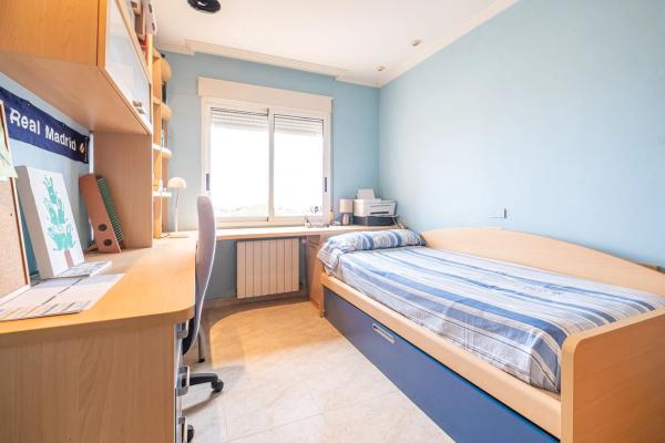 Chalet pareado en calle Estocolmo