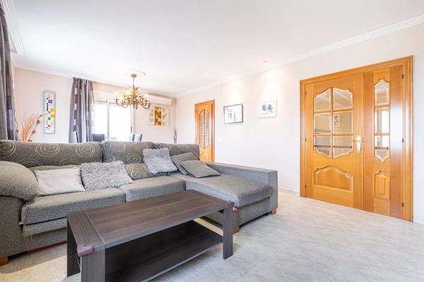 Chalet pareado en calle Estocolmo