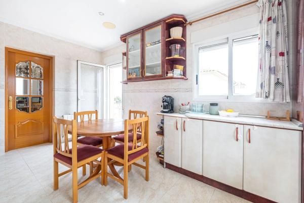 Chalet pareado en calle Estocolmo