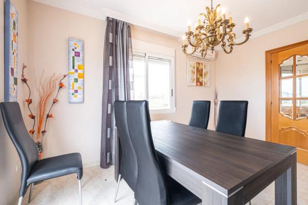 Chalet pareado en calle Estocolmo