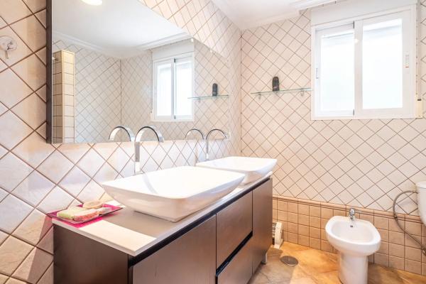 Chalet pareado en calle Estocolmo