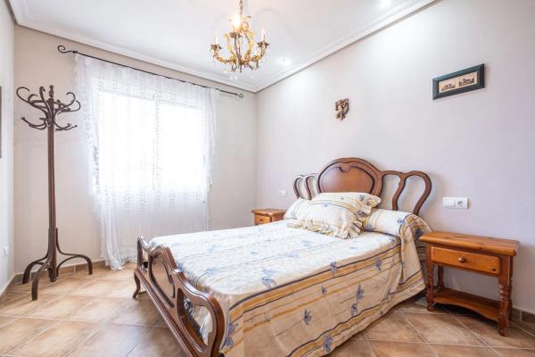 Chalet pareado en calle Estocolmo