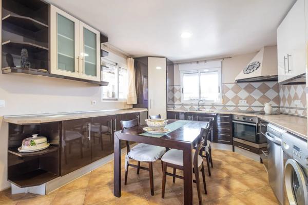 Chalet pareado en calle Estocolmo