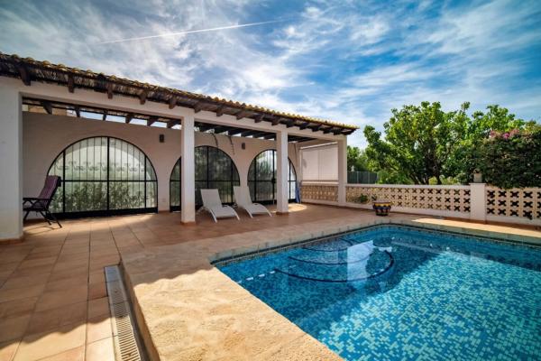 Casa independiente en Urbanització Plans, 11