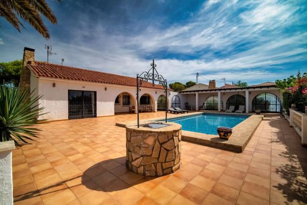 Casa independiente en Urbanització Plans, 11