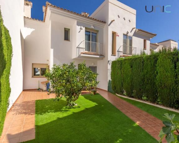 Chalet adosado en avenida Balcon de Ponoig