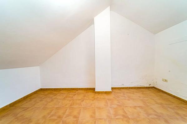 Chalet pareado en avenida de la Vilajoiosa