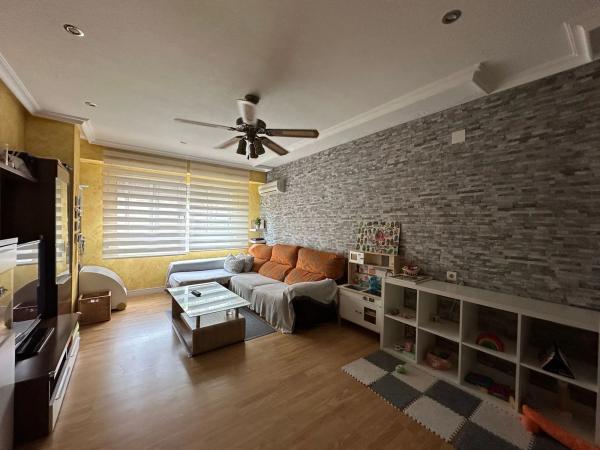 Piso en avenida de la Constitución