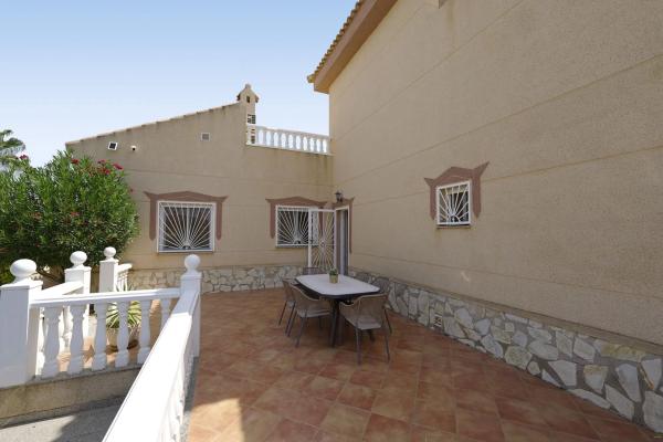 Casa independiente en avenida de Alicante