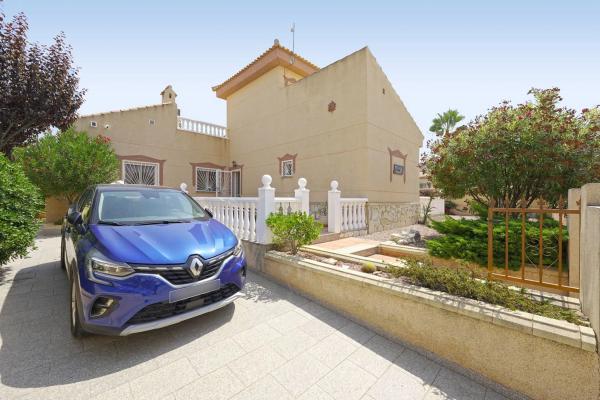 Casa independiente en avenida de Alicante