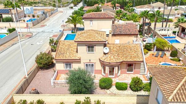 Casa independiente en avenida de Alicante