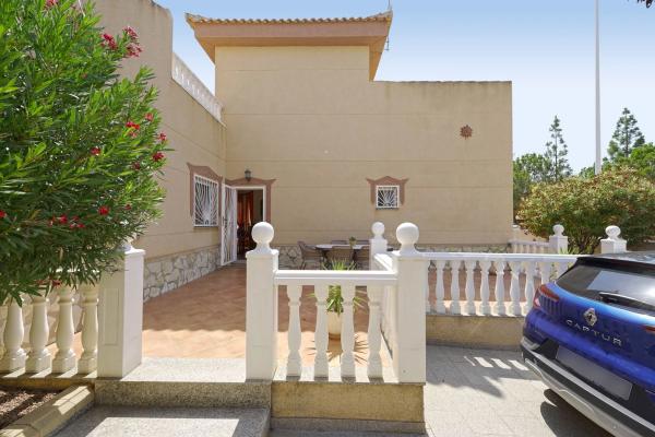 Casa independiente en avenida de Alicante