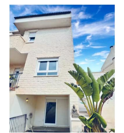 Chalet adosado en avenida San José, 6