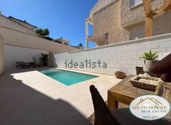 Chalet adosado en avenida San José, 6