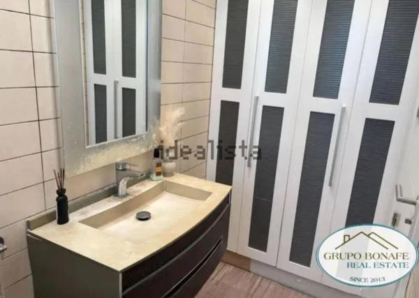 Chalet adosado en avenida San José, 6