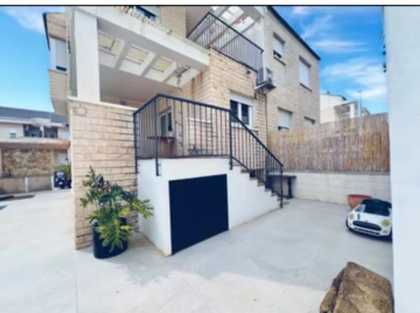 Chalet adosado en avenida San José, 6