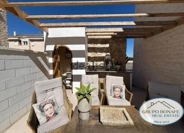 Chalet adosado en avenida San José, 6