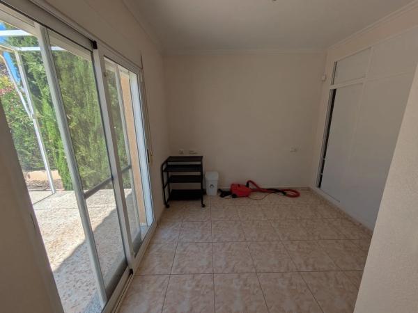 Casa independiente en calle Monforte del Cid, 7