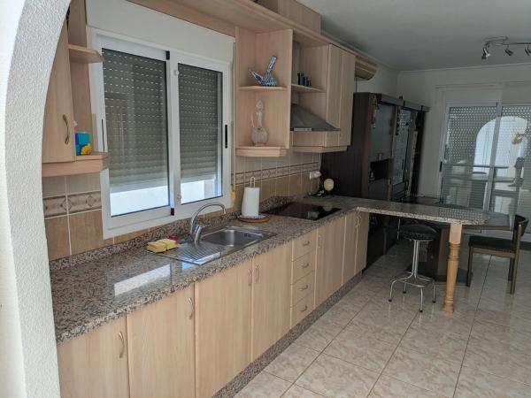 Casa independiente en calle Monforte del Cid, 7