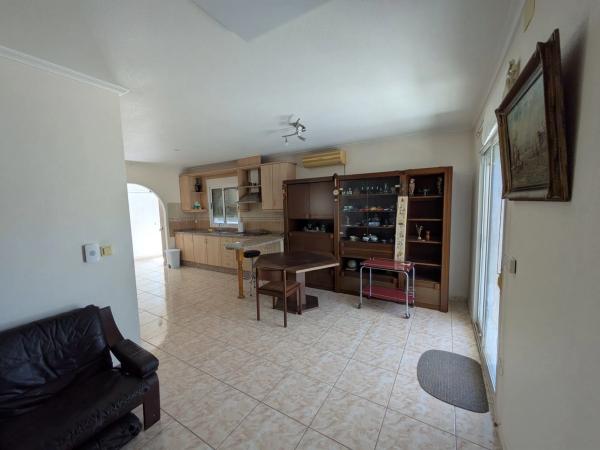 Casa independiente en calle Monforte del Cid, 7