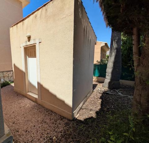 Casa independiente en calle Monforte del Cid, 7