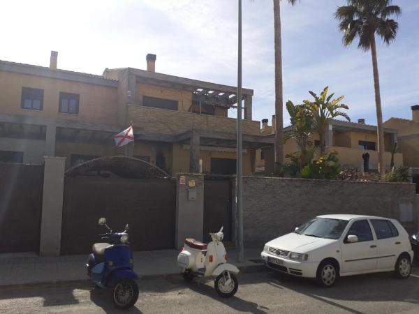 Chalet en calle Granada, 15 -11