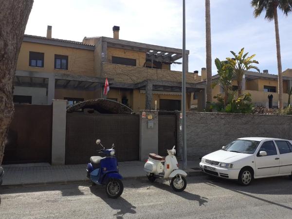 Chalet en calle Granada, 15 -11