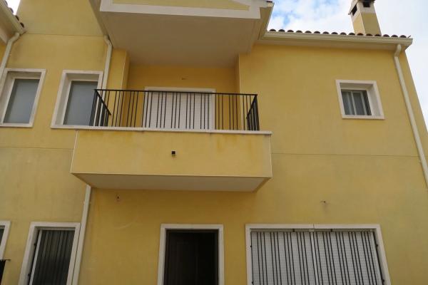 Chalet pareado en calle Azorín, 30