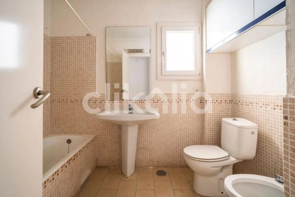 Casa independiente en calle San Crispín