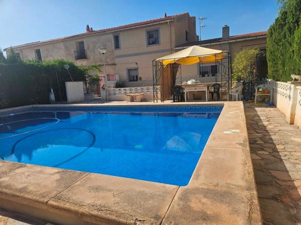 Casa independiente en calle La Mola