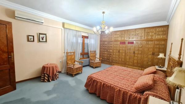 Chalet en Plaza Castelar - Mercado Central