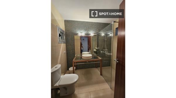 Pokój we wspólnym mieszkaniu w Palma