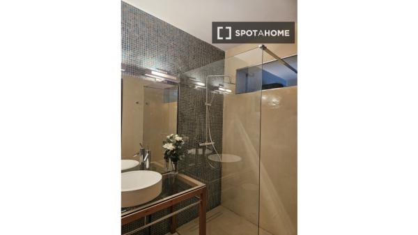 Pokój we wspólnym mieszkaniu w Palma