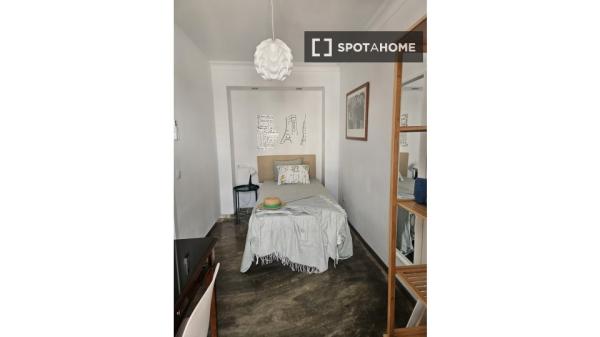 Pokój we wspólnym mieszkaniu w Palma