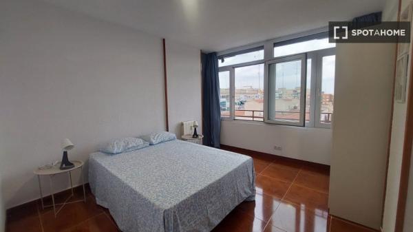 Room in a shared apartment for rent in Alcalá de Henares