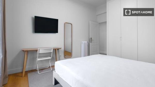 Chambre dans un appartement partagé à Donostia