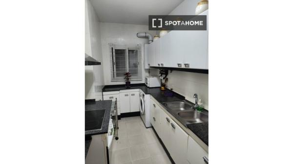 Room in shared apartment in Córdoba