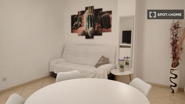 Piso de 3 dormitorios en alquiler en Alicante