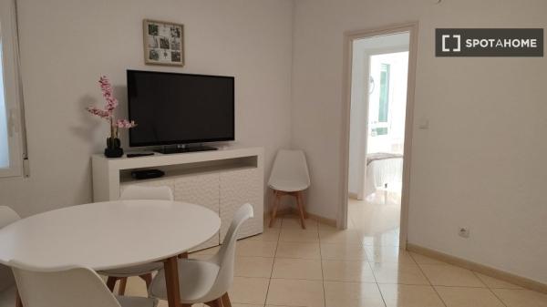 Piso de 3 dormitorios en alquiler en Alicante