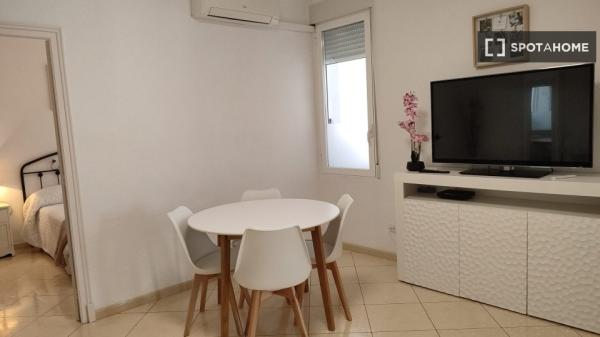 Piso de 3 dormitorios en alquiler en Alicante