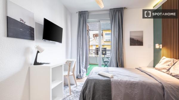 Piso de 5 habitaciones en alquiler en Alicante.