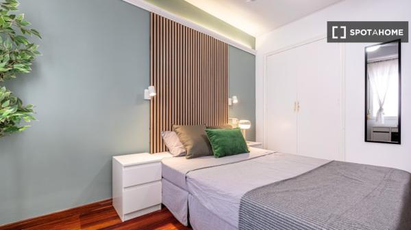 Piso de 6 habitaciones en alquiler en Alicante