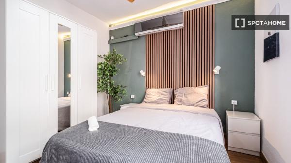 Piso de 5 habitaciones en alquiler en Alicante.