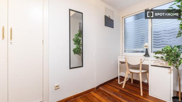 Piso de 6 habitaciones en alquiler en Alicante